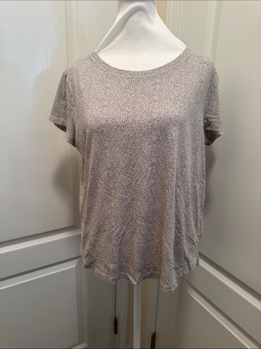 H&M Women's Short Sleeve Scoop Neck Top - Black Speckle - Size M